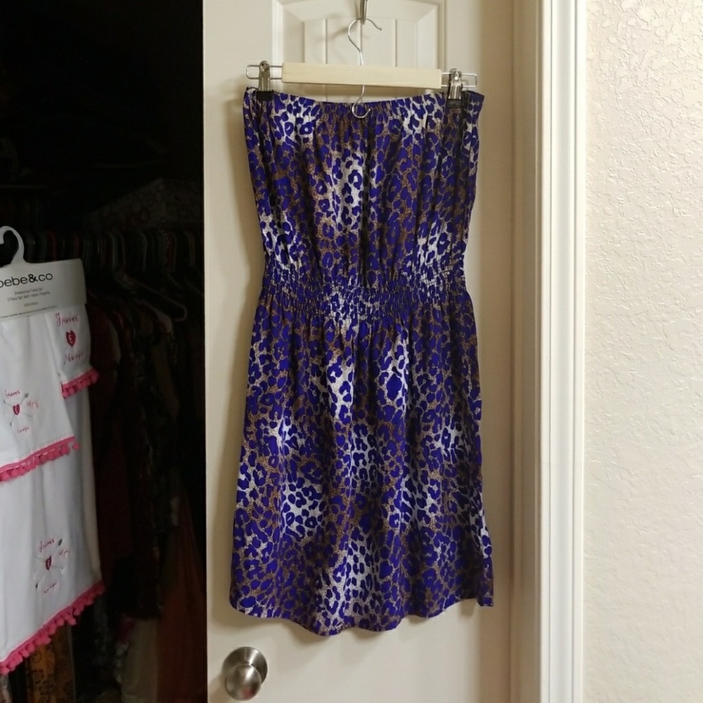 Adorable strapless dress